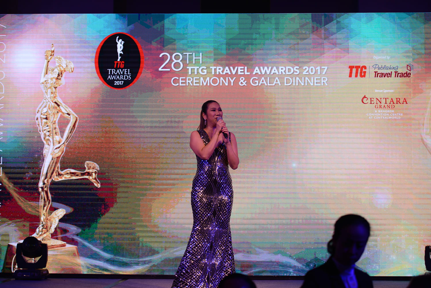 Thailand’s leading vocalist Pearl Rapeeporn
